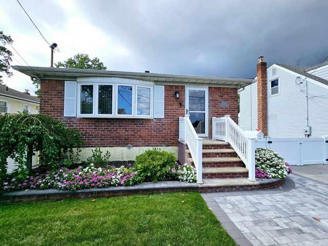 50 Guenther Avenue, Valley Stream, NY 11580