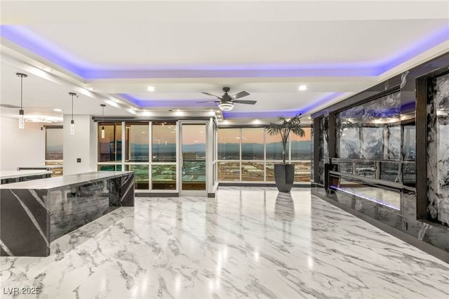 4575 Dean Martin Dr #2706, Las Vegas, NV 89103