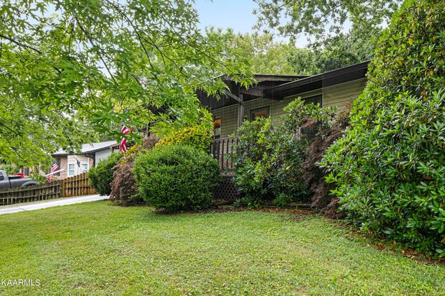 5213 Bittersweet Rd, Knoxville, TN 37918