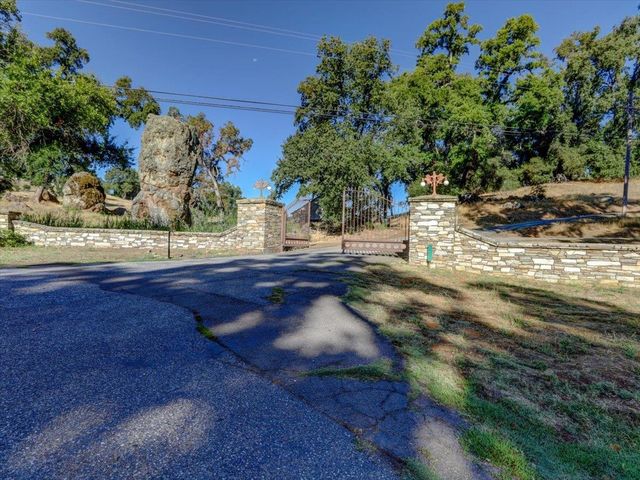 12450 Lime Kiln Rd, Grass Valley, CA 95949