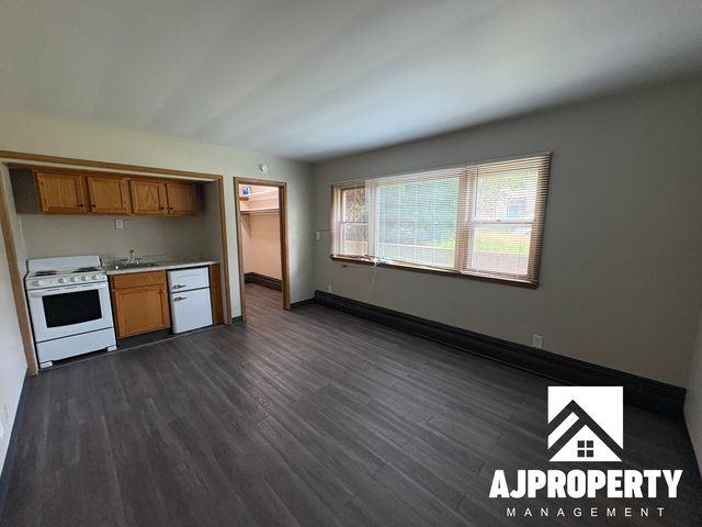 615 W  15th St #6, Sioux Falls, SD 57104