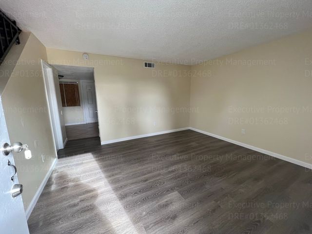 2909 S  Chester Ave  #12, Bakersfield, CA 93304