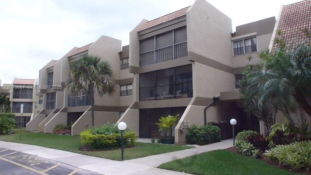 240 Lakeview Dr #109, Fort Lauderdale, FL 33326