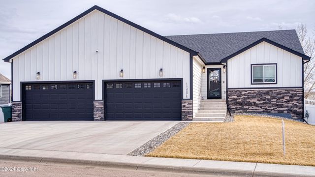 1304 Manchester St, Gillette, WY 82716