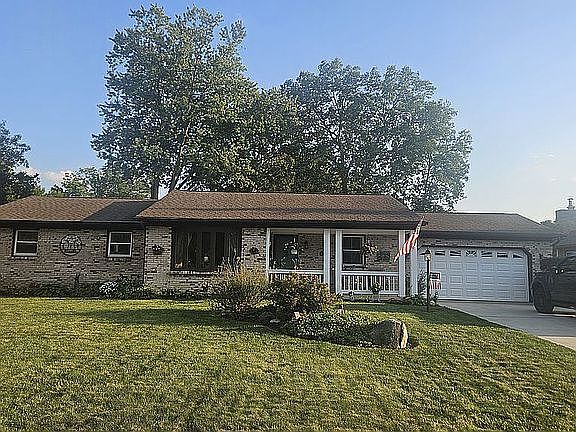 434 Woodlawn Dr, Tipp City, OH 45371