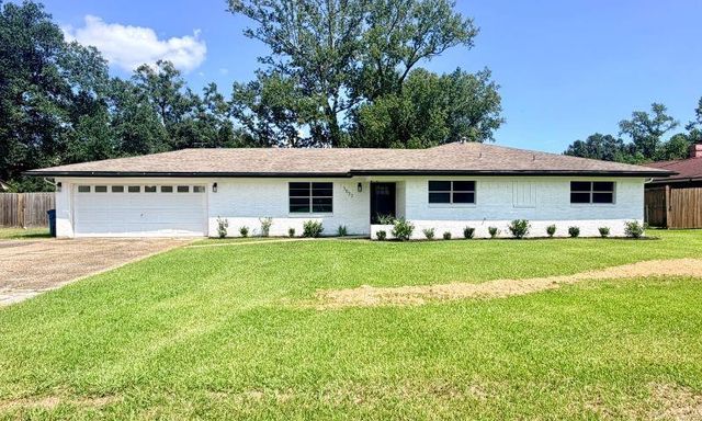 3823 2nd Ave, Orange, TX 77630