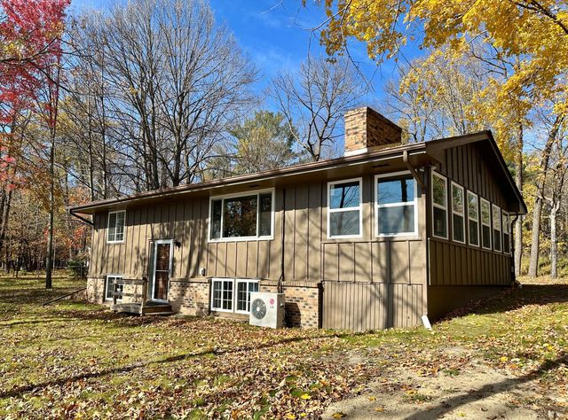 775 County Road 11 NW, Hackensack, MN 56452