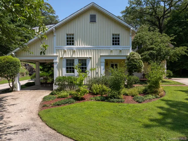 62 Cove Neck Road, Oyster Bay, NY 11771