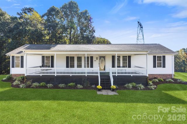 320 Huffstetler Lake Rd, Dallas, NC 28034