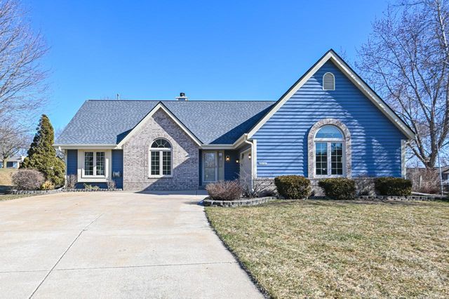 29101 Manor DRIVE, Waterford, WI 53185