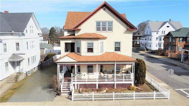 90 Stanley St, Fall River, MA 02720