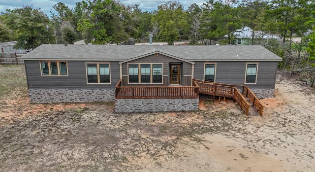120 W  Clover Ln, Defuniak Springs, FL 32433