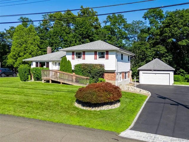 28 Terrace Avenue, Nanuet, NY 10954