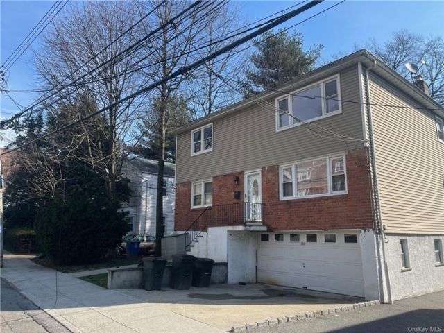 180 Crescent Pl #2, Yonkers, NY 10704