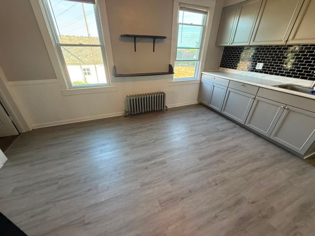 24 Hawk St #2, Amsterdam, NY 12010