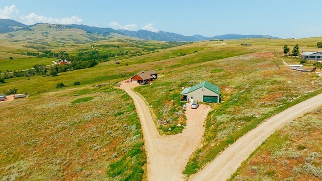 8 Crow Ln, Banner, WY 82832