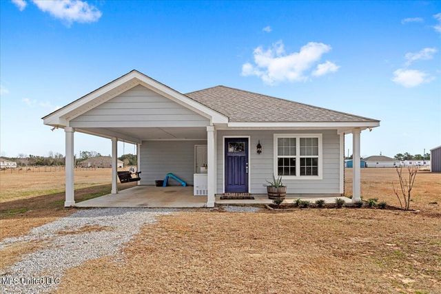 117 Clifton Brown Ln, Lucedale, MS 39452