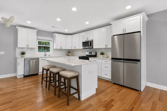 128 Parker St, Maynard, MA 01754