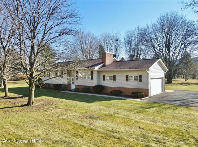 1509 Fawn Valley Dr, Brodheadsville, PA 18322