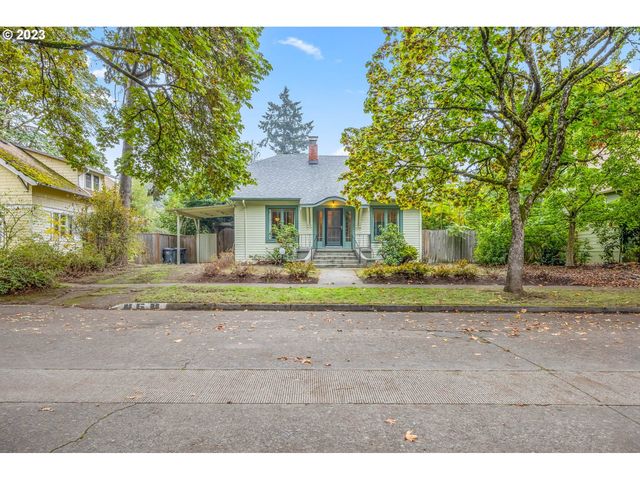 868 W  10th Ave, Eugene, OR 97402