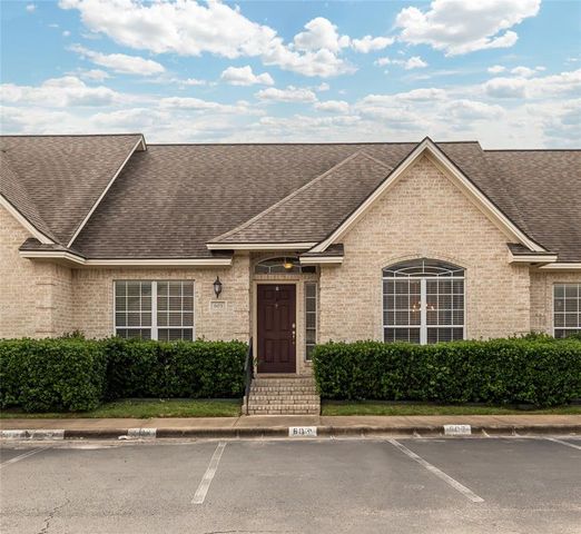 603 Fraternity Row, College Station, TX 77845