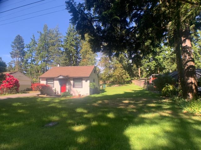 19151 7th Ave NE, Seattle, WA 98155