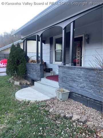 222 2nd Ave, West Logan, WV 25601