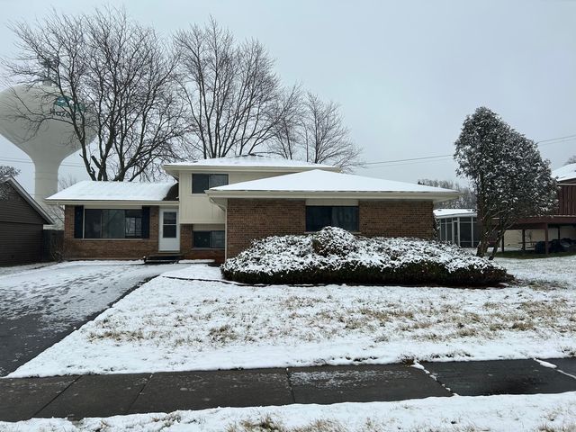 18649 Oakwood Ave, Country Club Hills, IL 60478