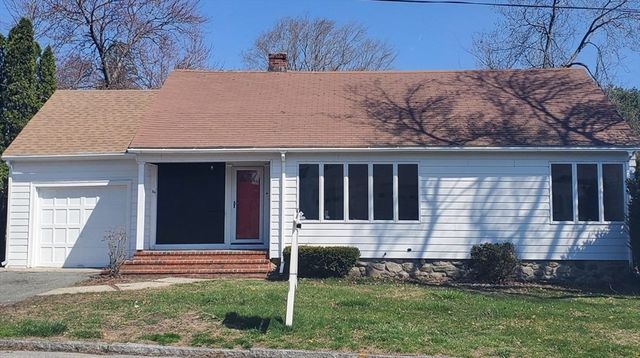 34 Buswell Ave, Methuen, MA 01844