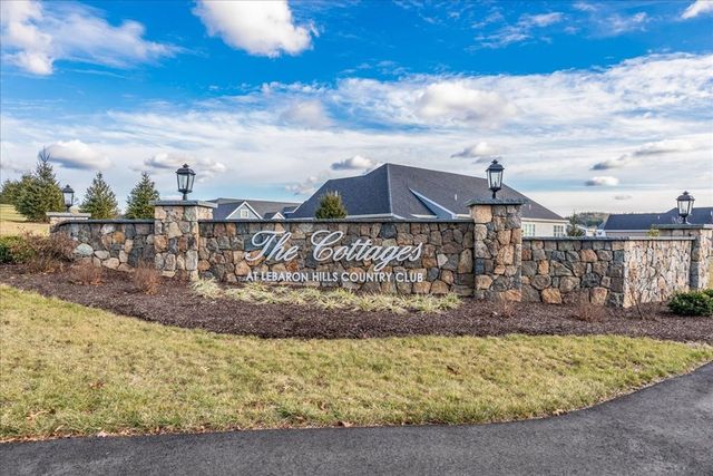 21 Country Club Ln #27, Lakeville, MA 02347