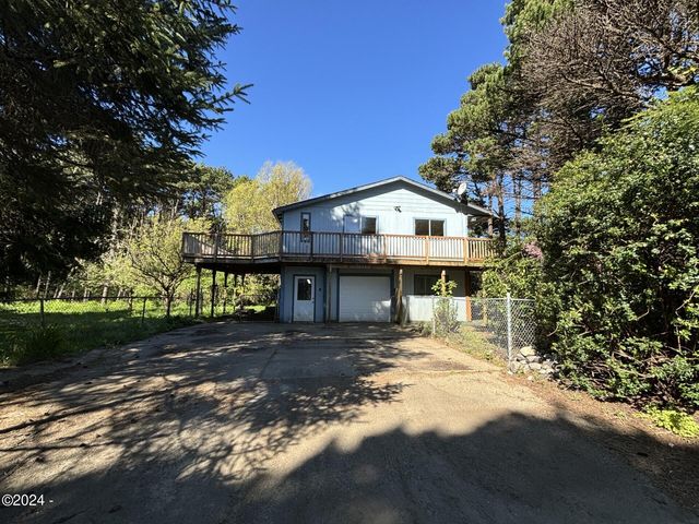 5014 SW Stormwatch Ave, Waldport, OR 97394