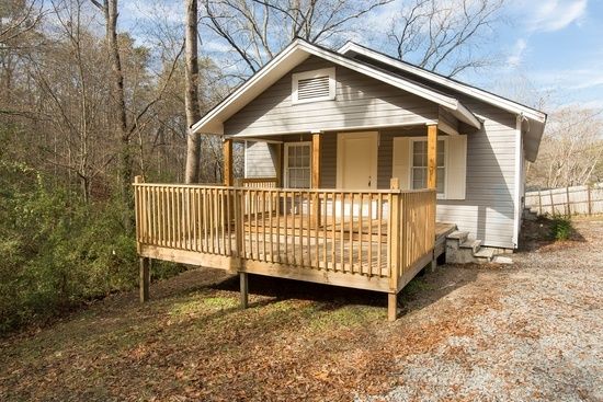 298 2nd Pl NW, Graysville, AL 35073