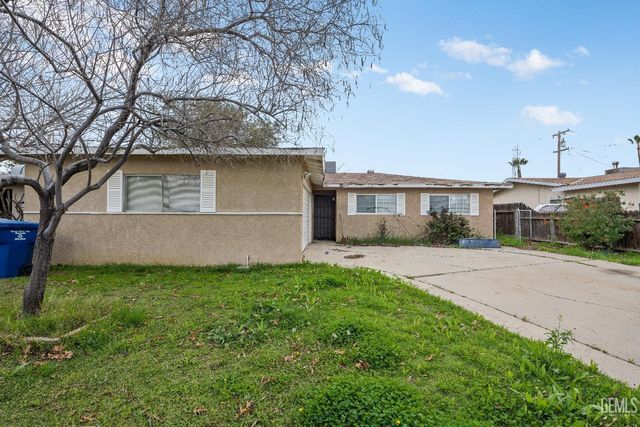 401 Countryside Dr, Bakersfield, CA 93308