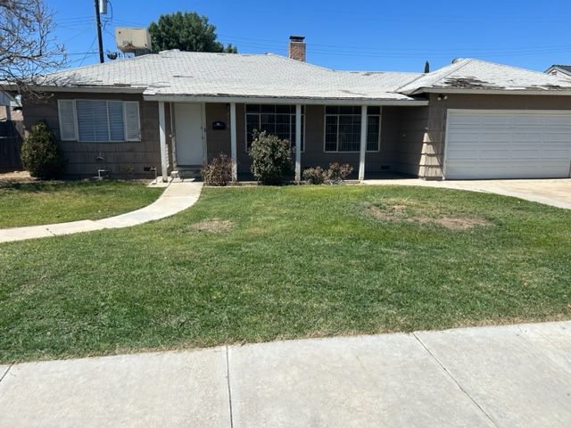 2118 Shamrock Way, Bakersfield, CA 93304