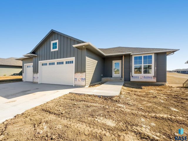 512 N  Willow Creek Ave, Sioux Falls, SD 57110