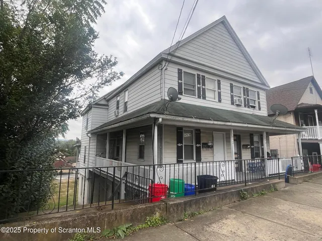1052 Carmalt St, Scranton, PA 18519