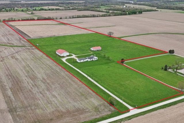 2136 N  34th Rd, Ottawa, IL 61350