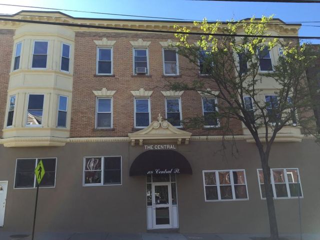 108 Central St   #1, Somerville, MA 02143