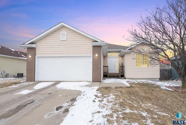 7016 W  53rd St, Sioux Falls, SD 57106