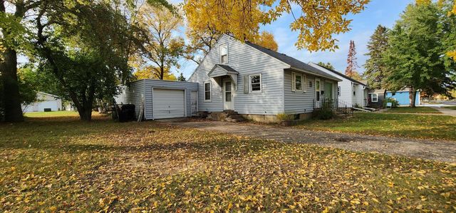 311 2nd St NW, Wadena, MN 56482