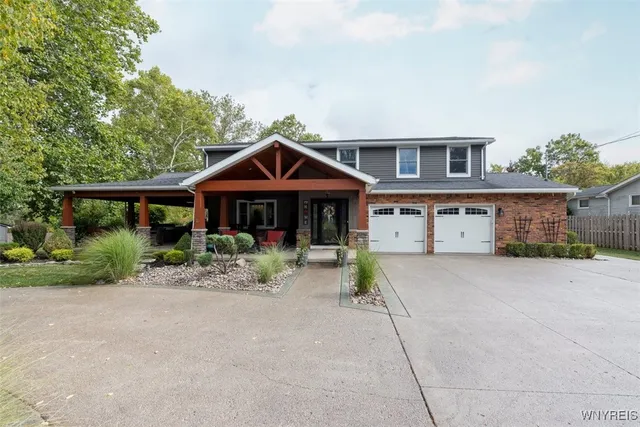 4675 Schurr Rd, Clarence, NY 14031