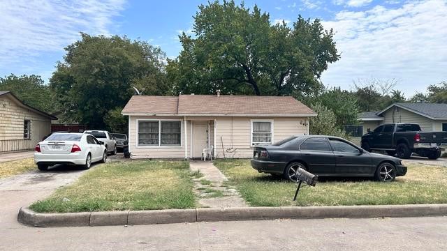 6025 Nell St, Forest Hill, TX 76119