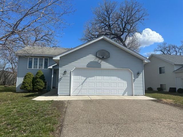 2020 2nd Ave, Newport, MN 55055