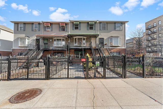 633 E  140th St, Bronx, NY 10454