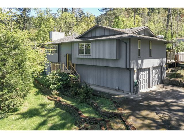 759 S  71st St, Springfield, OR 97478