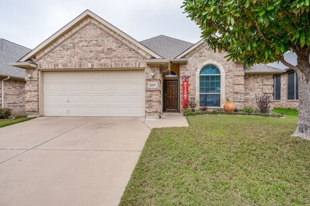8257 Edgepoint Trl, Fort Worth, TX 76111