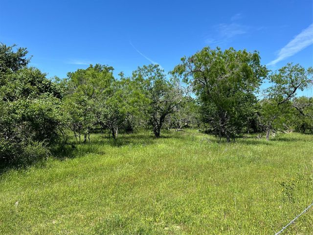 6 Tract Cres #482, Gonzales, TX 78629