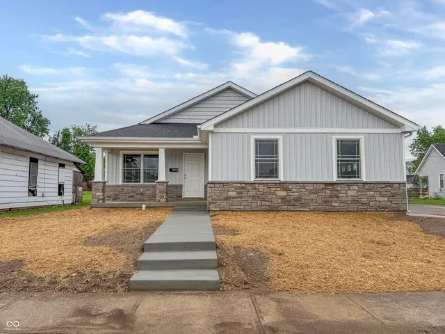 339 W  2nd St, Anderson, IN 46016
