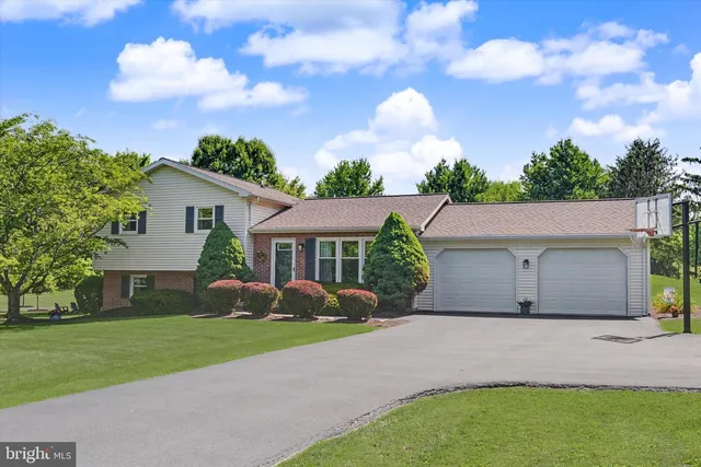 14 N  Fileys Rd, Dillsburg, PA 17019