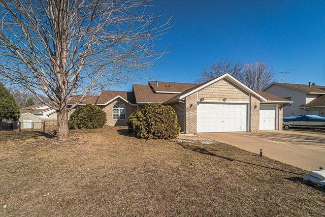 6421 Coryell Ct, Inver Grove Heights, MN 55076